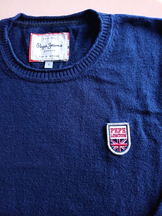 Calças  e camisolas  de marca  para homem