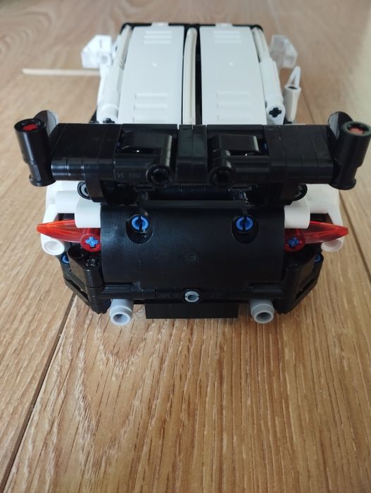Klocki Technique racing car