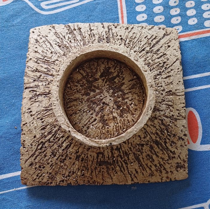 Cinzeiro de Calcário Fossilífero