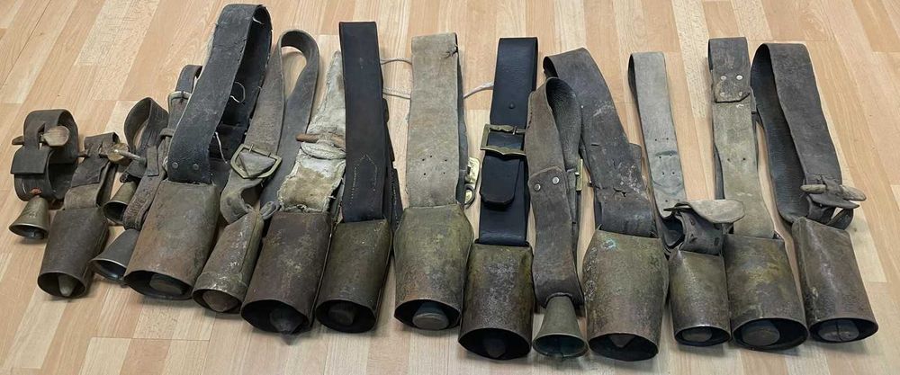 Chocalhos antigos com cinta, 15 unidades, operacionais