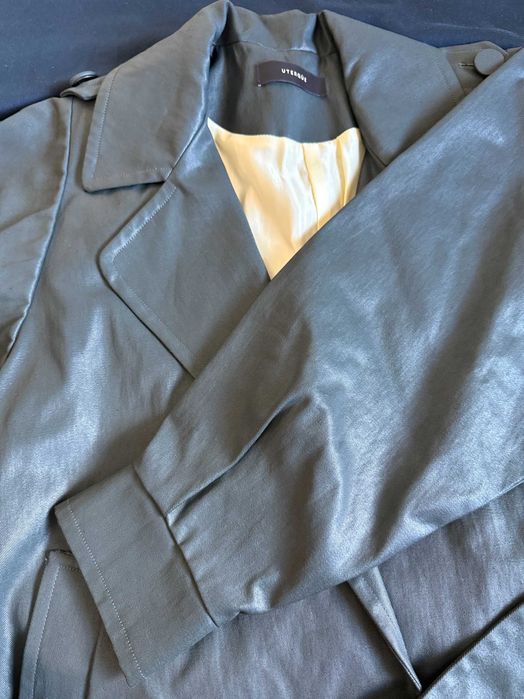 Gabardine verde Uterqüe