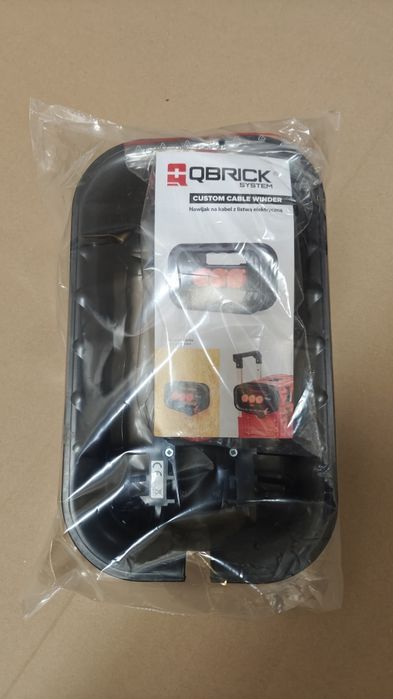 Qbrick System Custom Nawijak na kabel z gniazdkami 3x IP44