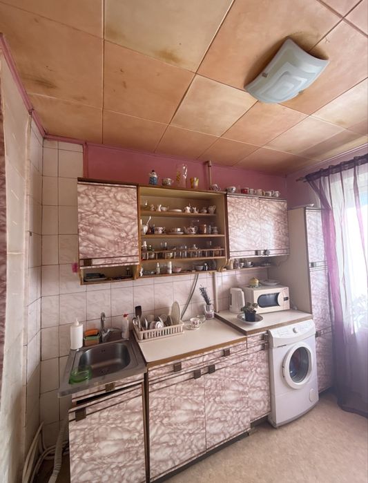 Левада  3к  панельний Будинок  65000$