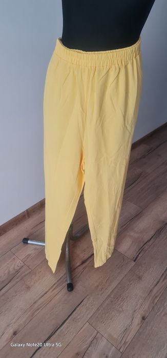 Spodnie damskie z kieszeniami