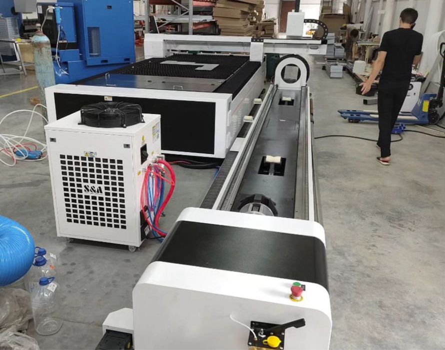 Станок лaзерно резки листового металла и труб XTC-1530W 3 квт Райкус