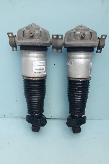 Пневмостойка задняя левая Volkswagen Touareg пневмо стойка ліва задня