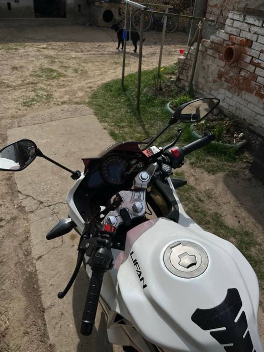 Продам мотоцикл Ліфан кпр200