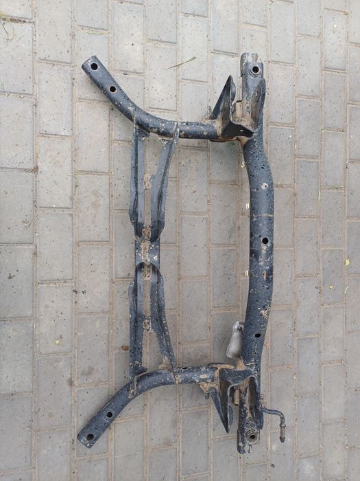 Подрамники задние  Volkswagen passat usa, jetta usa , шкода а5,гольф 5