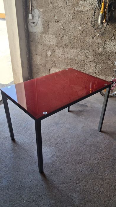 Mesa cozinha com tampo em vidro