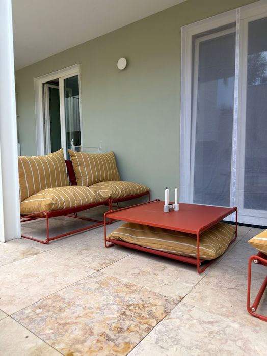 Sofá modular de jardim de 4 peças e puff conversível