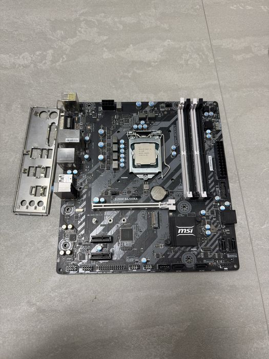Материнка Msi B250M Bazooka и i5-7400