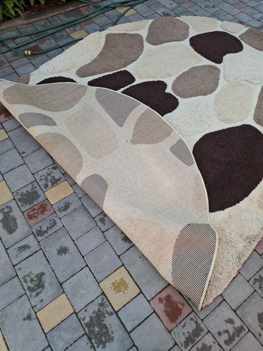 Продам овальний килим