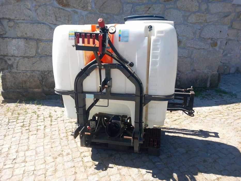 alfaias agricolas e enfardadeiras de varias marcas