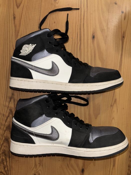 Air Jordan 1 Mid SE Satin Grey Toe