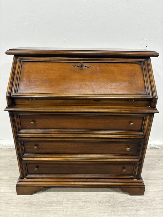 Piękny solidny sekretarzyk z szufladami