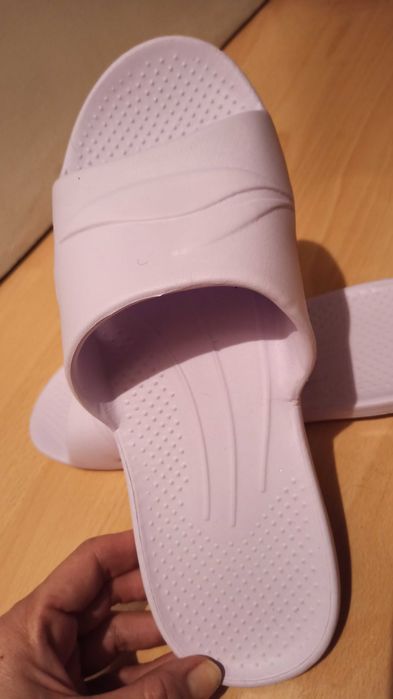 Nowe klapki buty na plażę i basen lekkie jak piórko r. 39