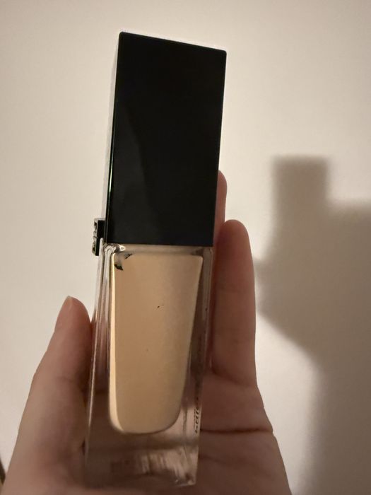 Givenchy glow serum foundation 1.5C