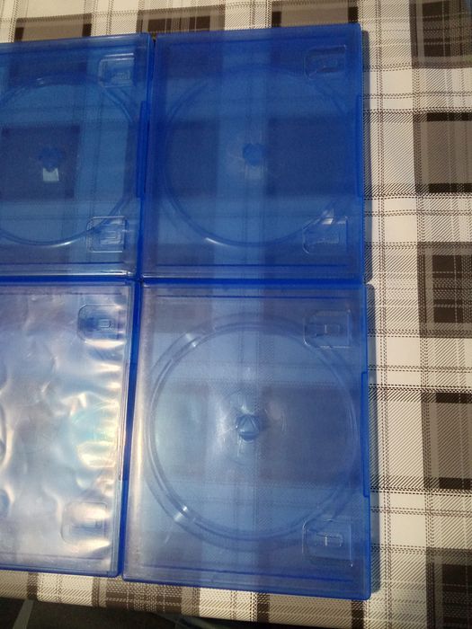 Sony PlayStation 4 коробки