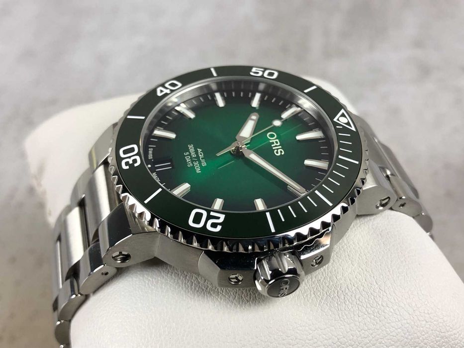 Relógio Oris Aquis Date 400