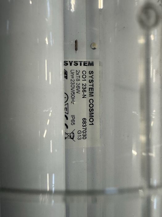 Lampa świetlówkowa