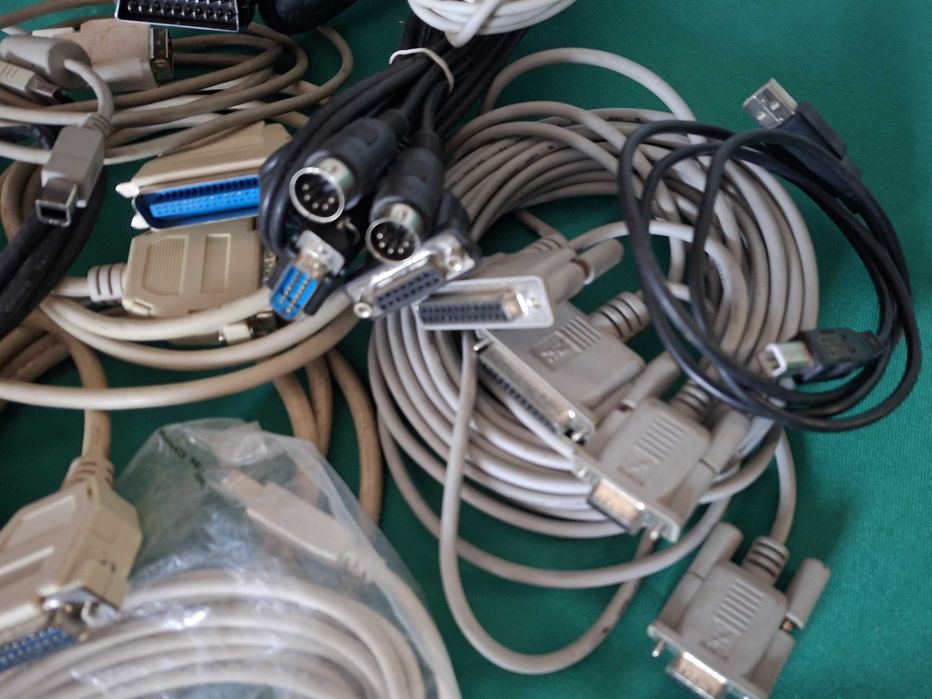 Cabos externos, internos e Fitas para ligações a Computador / PC