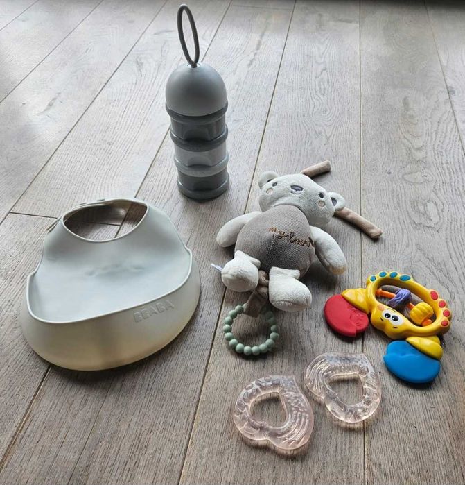 Beaba śliniak i pojemnik