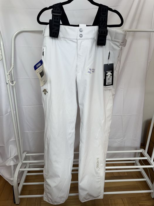 Topowa odzież Narciarska- spodnie, kurtki, komplety-Najlepsze marki