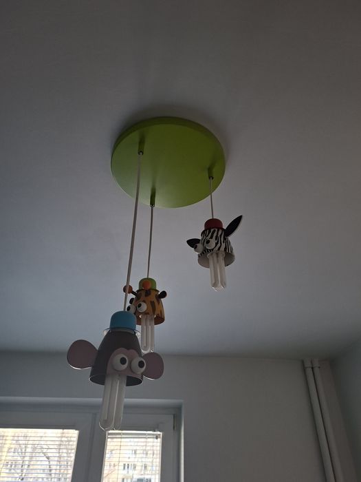 Lampa sufitowa do pokoju dziecięcego