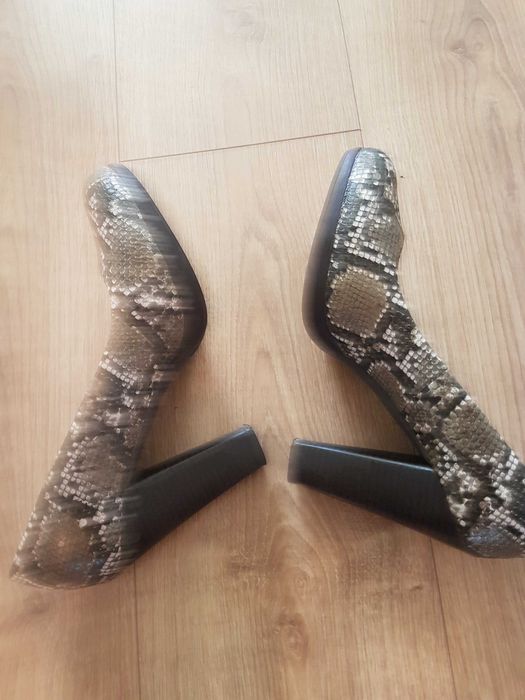 Buty Deichmann Skóra Węża Ładne