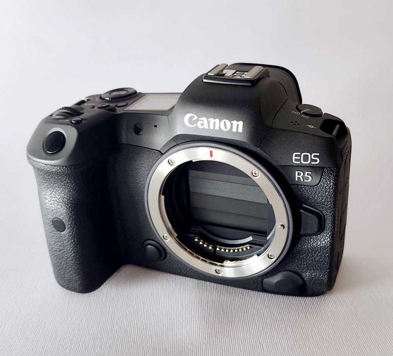 Canon EOS R5 Full frame (Corpo) - 45MP - estado como nova