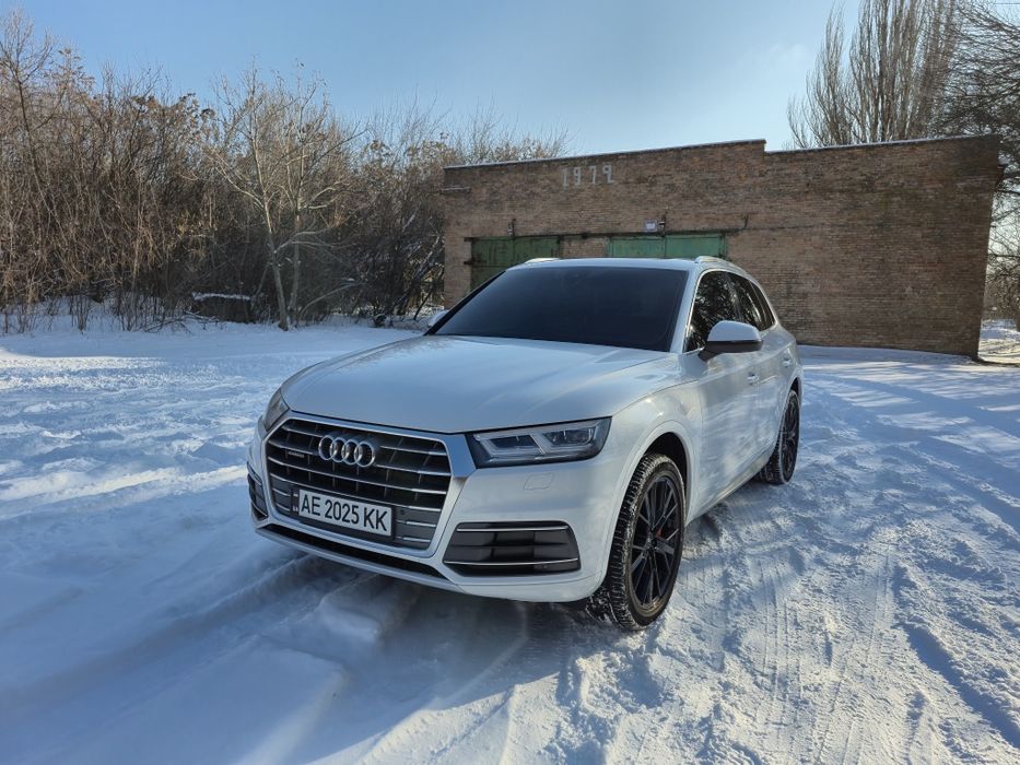 Audi Q5 2019 2.0tfsi panorama