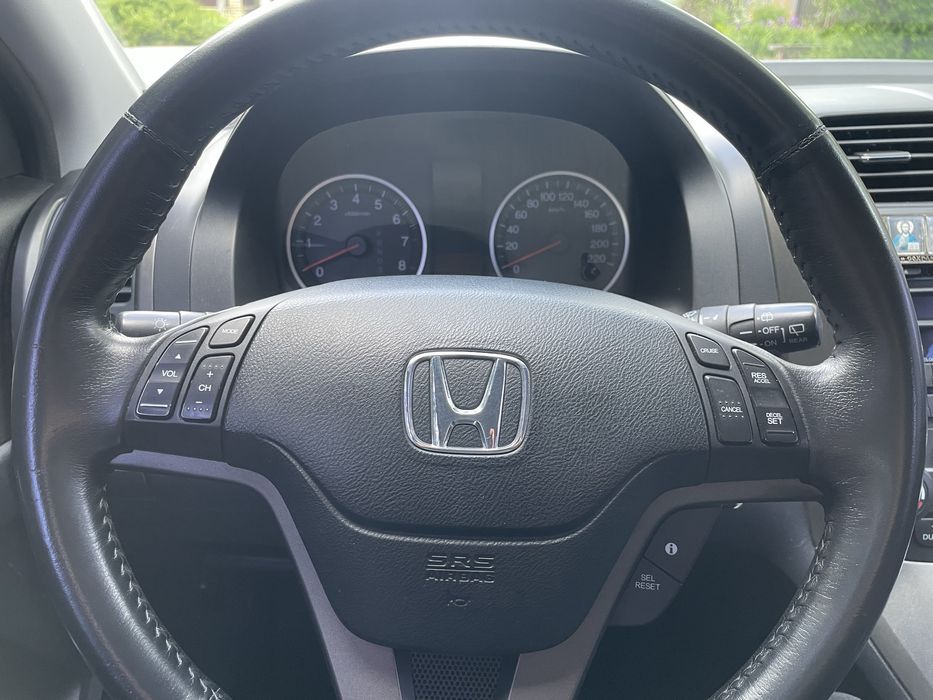 Продам автомобиль Honda CR-V 2011 года Акп по хорошей цене