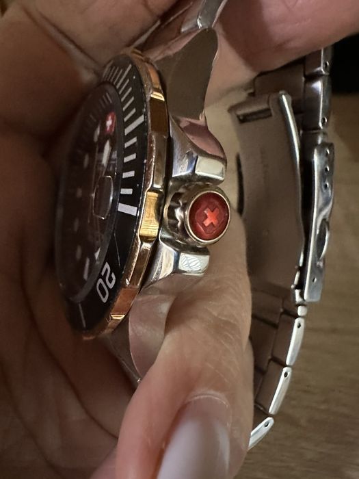 Часы Hanova Swiss made