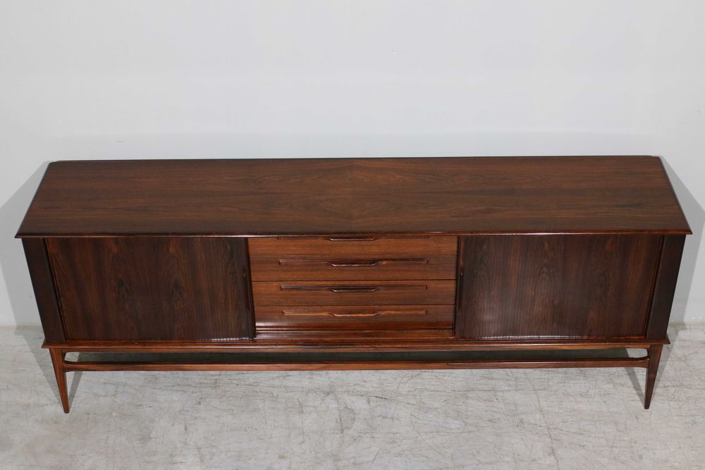 Aparador escandinavo da década de 1960 em pau santo