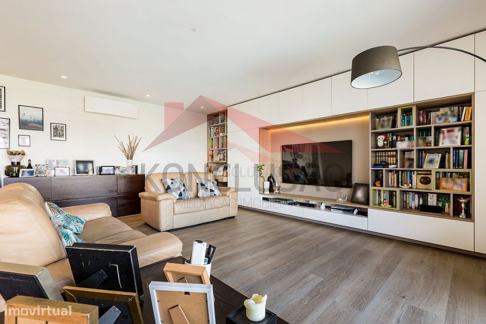 Terraços da Ponte - T3 em ótimo estado com garagem e arrecadação