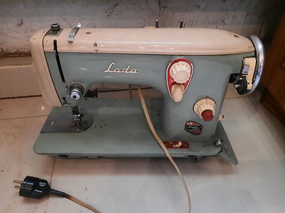 Машинка швейная электро