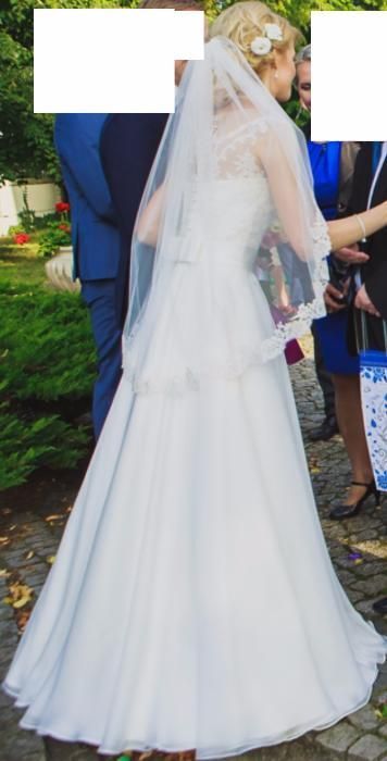 Suknia ślubna z koronką -litera A