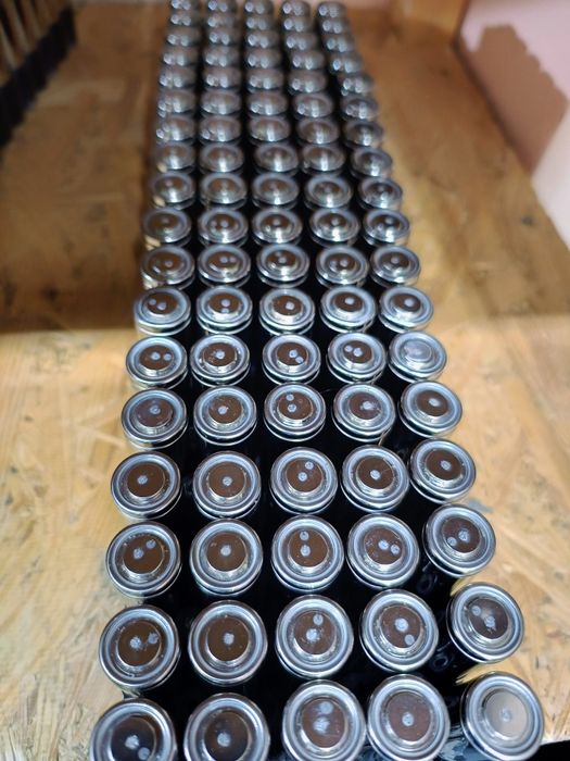 Акумулятори 3000mAh Tesla 18650 23рік панасонік + стальний