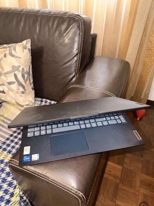 Lenovo portátil V15 G2