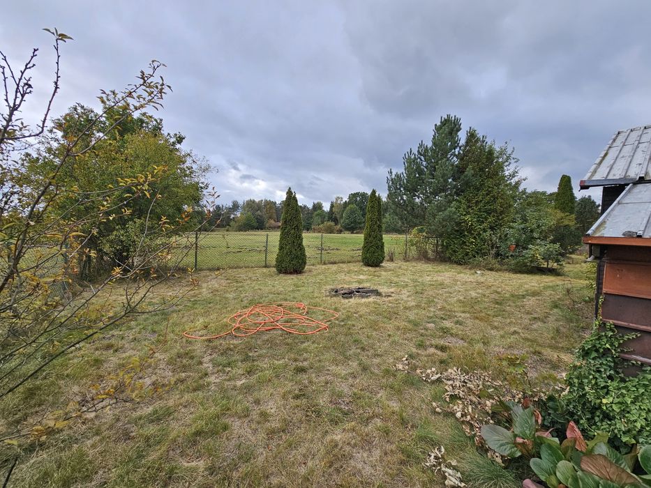 Sprzedam działkę rekreacyjno-budowlaną 1000 m2 plus zabudowania