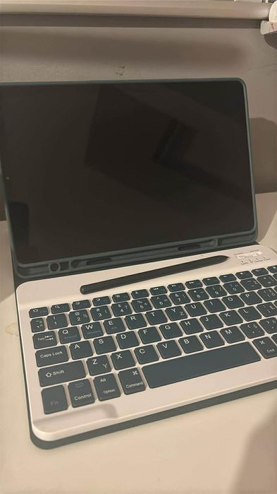 Tablet Samsung Tab S6 Lite z rysikiem ,klawiatura pokrowcem