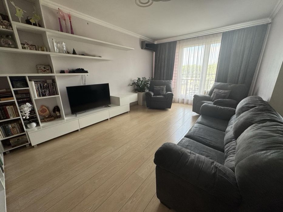 Продам 4х комнатную квартиру на Слобожанском