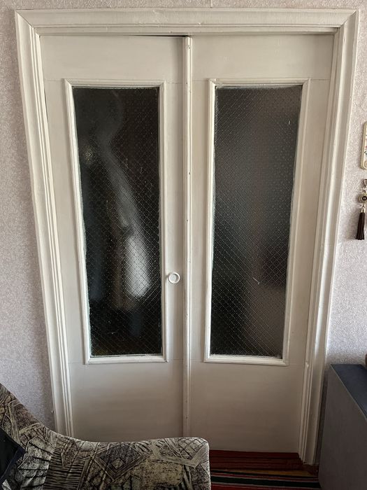 Продам двері з лутками