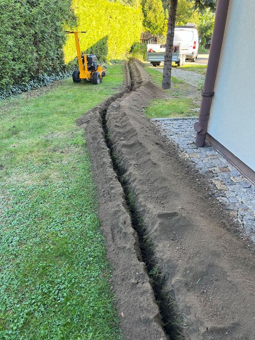 Koparka łańcuchowa/ Wykopy pod kable/ Światłowód/ Nawodnienie