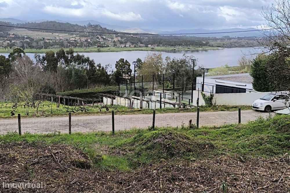 Terreno com Vistas Deslumbrantes sobre o Rio Minho – Lanhelas, Cami...