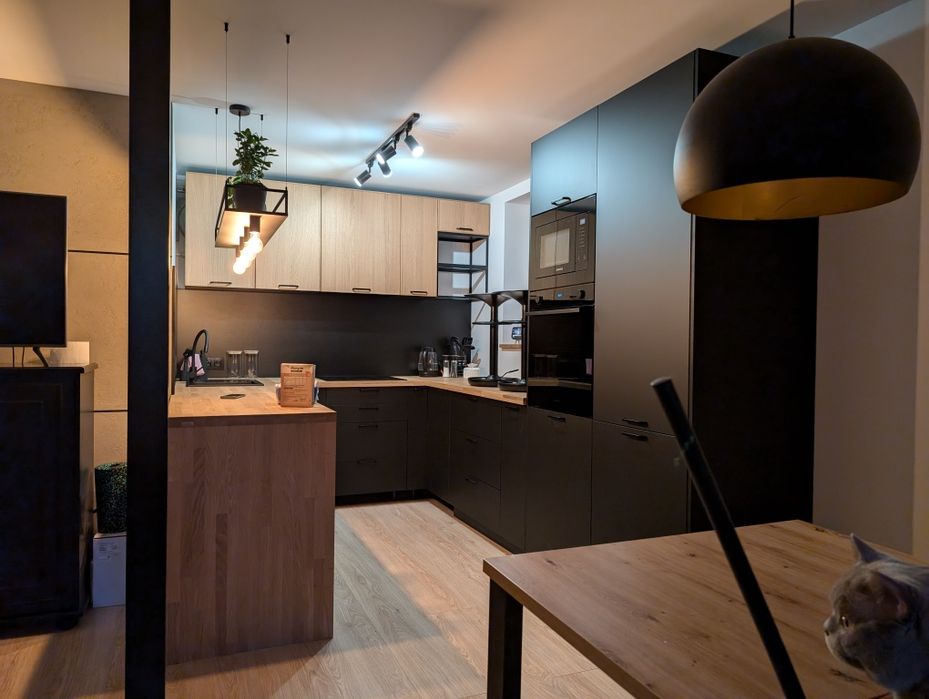 Mieszkanie w lesie Urządzone do wprowadzenia + Siłownia Garaż pow. Magazynowa