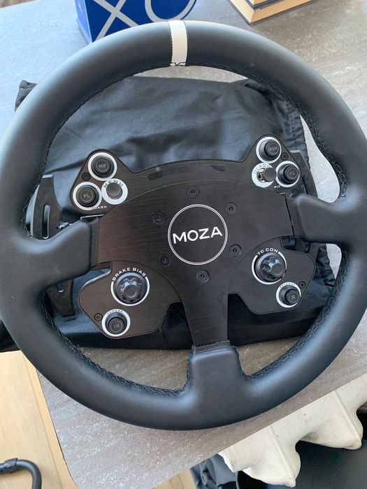 Moza CS V2P - ігровий руль