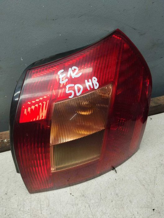 Lampa Prawy Tył Prawa Tylna Toyota Corolla E12 5D HB