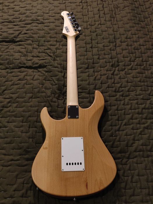 Yamaha Pacifica 112J YNS