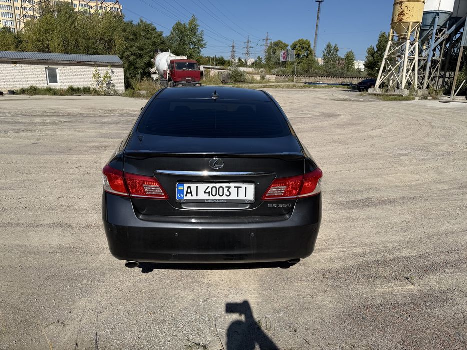 Лексус ес 350   2011 рік